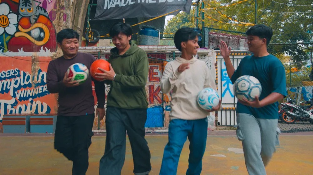 The team behind Barelz Arena in Jakarta, featured in Google’s business-owner examples.